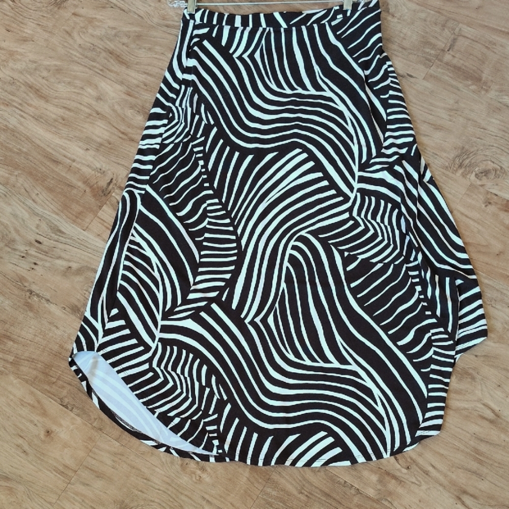 Chico's Brown and White Wave Pattern Maxi Skirt